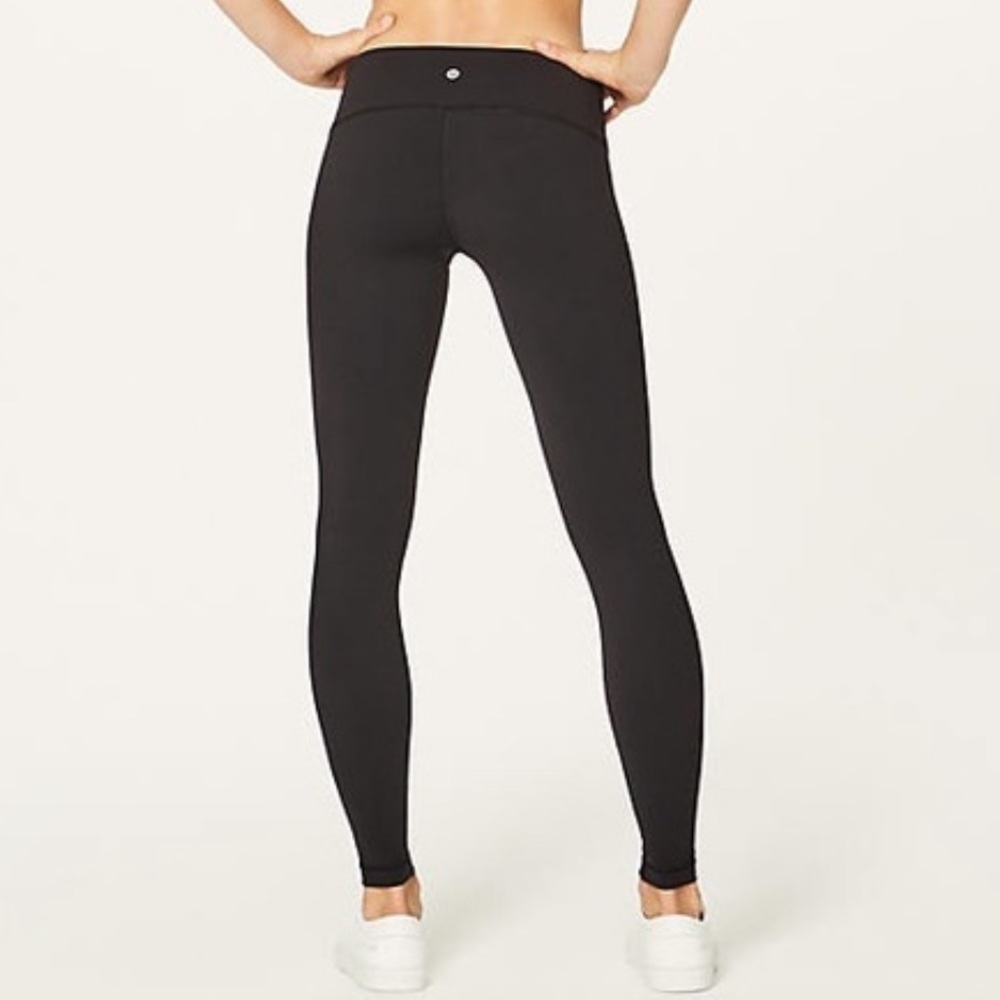 Lululemon wunder under